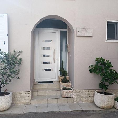Apartments Vrime Biograd Na Moru Exterior photo